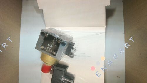 DCM1 pressure switch