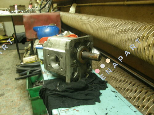 16B4175L20, 30935972  pump 