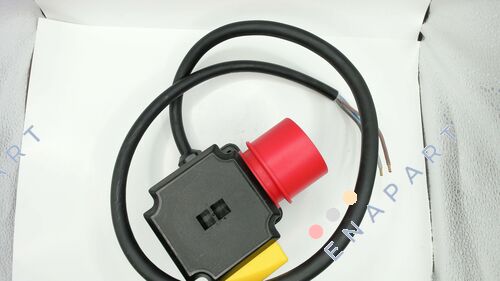 0001.0640 SSK 820 switch-plug combination with low-voltage release